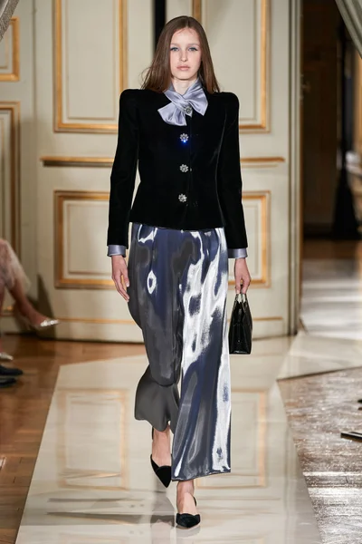Look 3